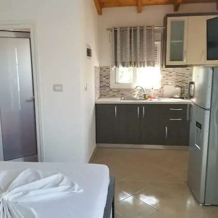 Denis * Ksamil