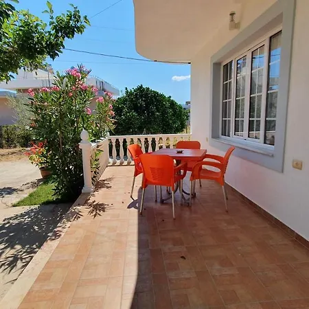 Apartment Denis *